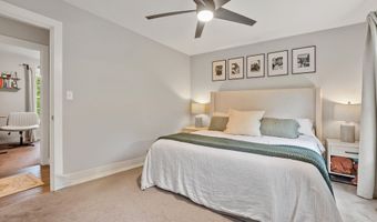 361 Long Shores Dr, Barrington, NH 03825