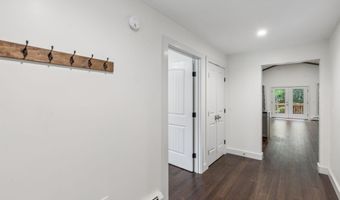 67 E West Ln, Belgrade, ME 04917