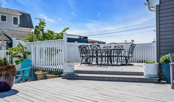 209 Fernwood Dr, Bayville, NJ 08721