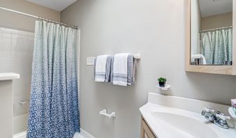 8402 CAMDEN St, Alexandria, VA 22308