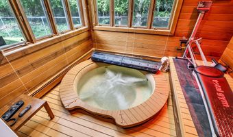 99 Holly Ln, Bayville, NJ 08721