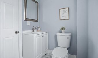 188 Greene Ln, Middletown, RI 02842