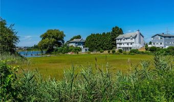 56 Marine Dr, Narragansett, RI 02882