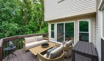 1661 Kensington Dr, Algonquin, IL 60102