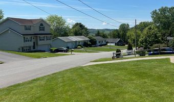 13 Chopin Pkwy, Amsterdam, NY 12010