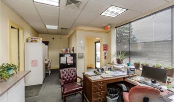 634 Park Ave, Cranston, RI 02910