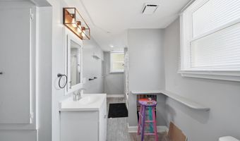 225 Seeley St, Adrian, MI 49221