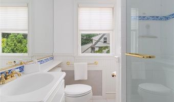 291 Spencer Ave, Warwick, RI 02818