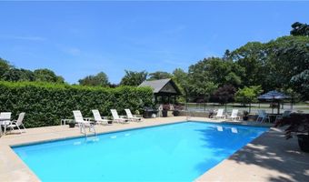 35 Chastellux Ave I, Newport, RI 02840