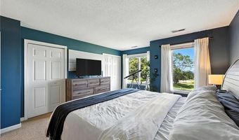 469 North Ln, Bristol, RI 02809