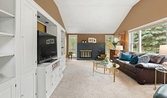 3 Penni Ln, Andover, MA 01810