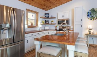 67 Hemlock Dr, Almond, NC 28702