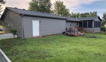 1105 Benton St, Albany, MO 64402