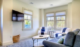 294 Ocean Ave, Newport, RI 02840
