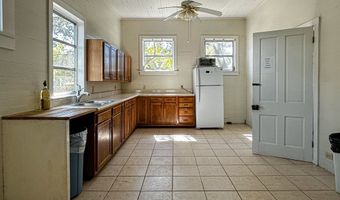 78 12th St, Apalachicola, FL 32320