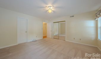 902 Woodlea Ct, Asheville, NC 28806