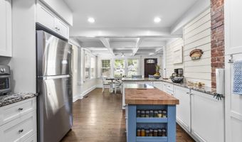 20 Bradley Ave, Branford, CT 06405
