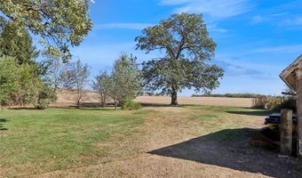 4705 Prairieburg Rd, Anamosa, IA 52205
