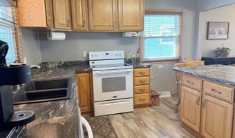 729 S 16th St, Bismarck, ND 58504