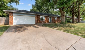 1304 S Adams Ave, Aurora, MO 65605