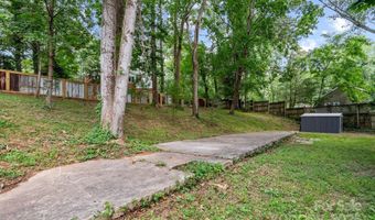 11 Upland Rd, Asheville, NC 28804