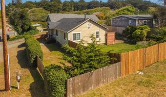 520 5TH St, Bandon, OR 97411