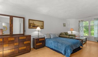 300 Country View Dr, Warwick, RI 02886