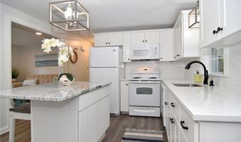 194 S Pier Rd, Narragansett, RI 02882