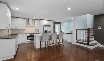 515 W DIVERSEY Ave, Addison, IL 60101