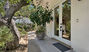 3843 Hayvenhurst Ave, Encino, CA 91436