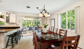 264 Boston Neck Rd, Narragansett, RI 02882