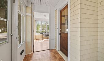 126 YALE St, Green Bay, WI 54303