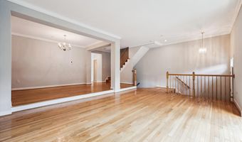 21 STERLING Ct, Rockville, MD 20850