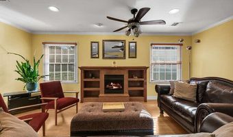 3 Waverly Pl, Aberdeen, NJ 07747