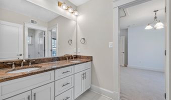 8905 HEMPSTEAD Ave, Bethesda, MD 20817