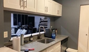 615 Broadway 11, Amityville, NY 11701