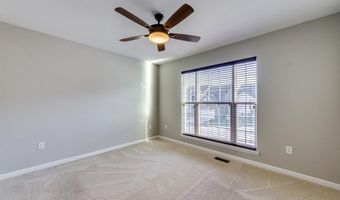 925 Meramec Grove Dr, Ballwin, MO 63021