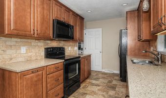 623 River Oak Dr, Ames, IA 50010