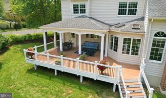 19704 STANFORD HALL Pl, Ashburn, VA 20147