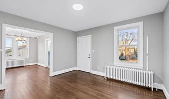 1135 CHAPLIN St SE, Washington, DC 20019