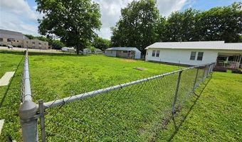 607 W 5th St, Ada, OK 74820