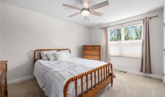 160 Eagle Cir, Amherst, OH 44001