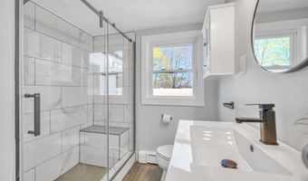 31 Darling St, Acushnet, MA 02743