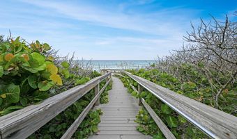 451 E Egret Cir, Barefoot Bay, FL 32976