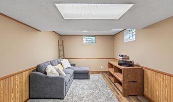 8906 138th Street Ct, Apple Valley, MN 55124