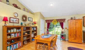 5 Pinehurst Dr, Bennington, NH 03442