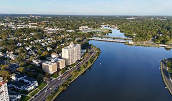 510 Deal Lake Dr 2H, Asbury Park, NJ 07712