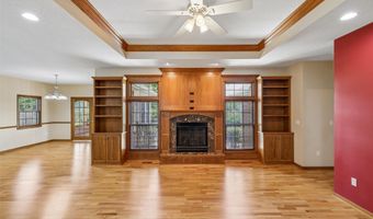 904 Cottage St, Adel, IA 50003
