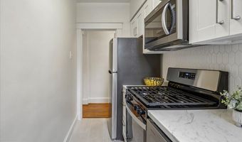 2410 20TH St NW 208, Washington, DC 20009