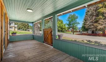 311 N School St, Cascade, ID 83611
